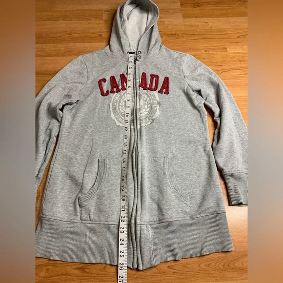 Old Navy Heather Grey CANADA Graphic Zip-Up Hoodie - Size Medium - Picture 5 of 8